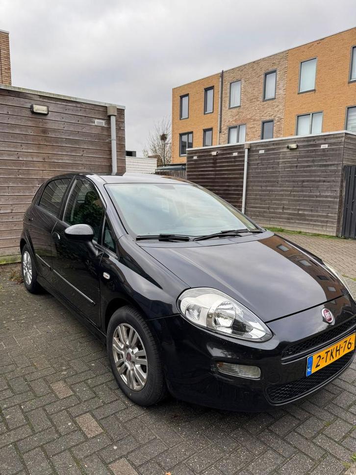 Fiat Punto 0.9 Twinair 74KW 5DR 2014 Zwart, Auto's, Fiat, Particulier, Punto, Achteruitrijcamera, Airbags, Airconditioning, Android Auto