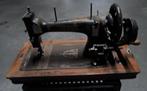Te koop gebruikt ouderwets handnaaimachine merk Naumann., Antiek en Kunst, Antiek | Naaimachines, Ophalen