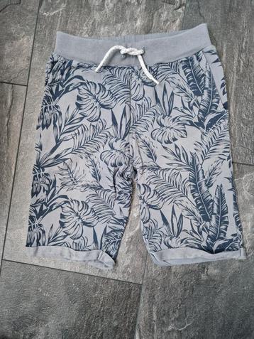 Name it sweat short maat 134 beschikbaar voor biedingen