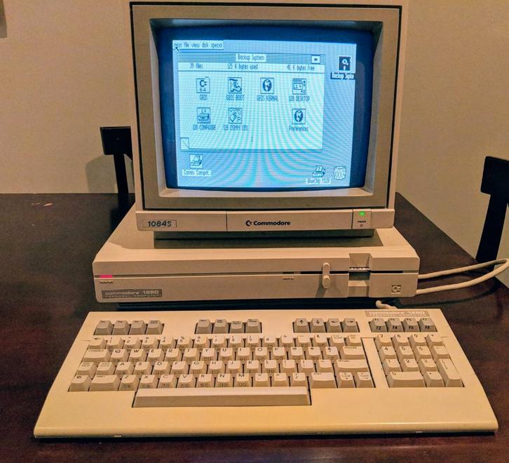 Ik Zoek een commodore 128D, Computers en Software, Vintage Computers, Ophalen