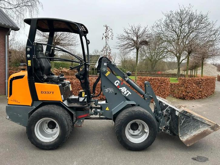 Giant D337T (bj 2014), Zakelijke goederen, Machines en Bouw | Kranen en Graafmachines, Wiellader of Shovel