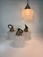 Vintage hanglamp met glazen kapje, Huis en Inrichting, Lampen | Hanglampen, Ophalen of Verzenden, Zo goed als nieuw, Glas, Minder dan 50 cm