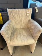 Stoel met harige koeienhuid (echt leer) showroommodel, Huis en Inrichting, Stoelen, Ophalen, Wit, Nieuw, Hout