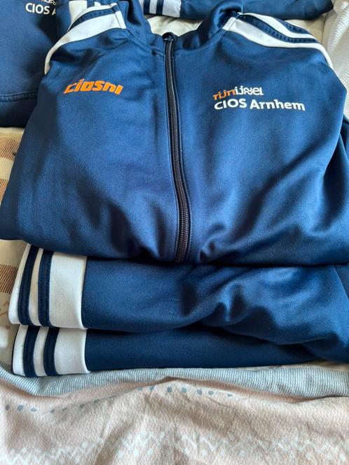 Pakket kleding voor het CIOS Arnhem, Kleding | Heren, Sportkleding, Zo goed als nieuw, Blauw, Ophalen