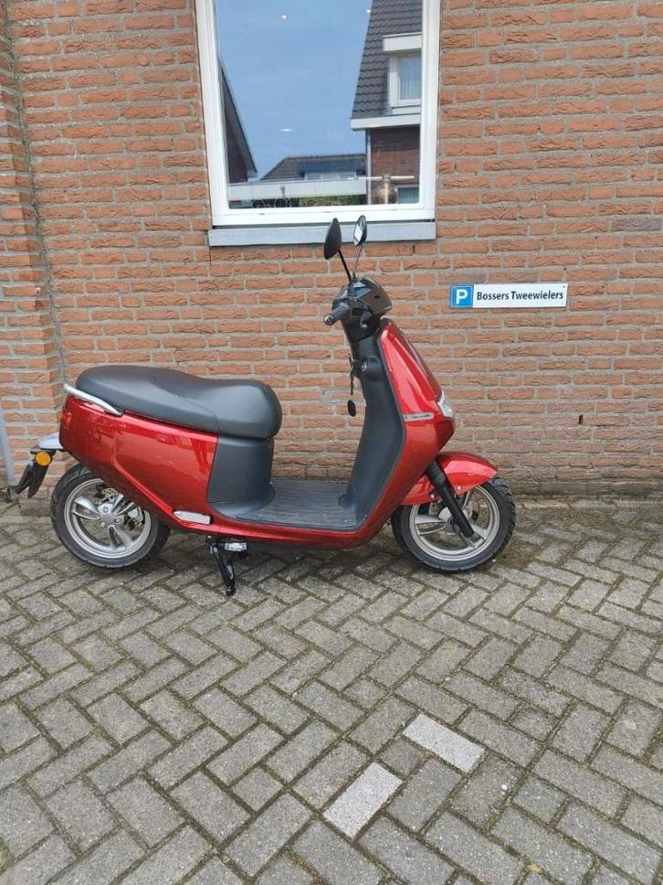 Ecooter elektrische scooter 25km nieuwstaat, Fietsen en Brommers, Snorfietsen en Snorscooters, Zo goed als nieuw, Overige merken