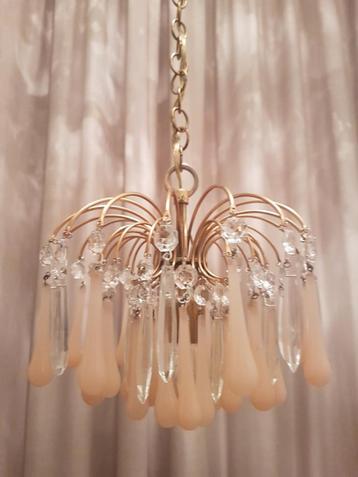 Klein hanglampje met glastranen beschikbaar voor biedingen