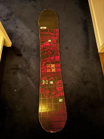 Nitro Code 162 Snowboard + gratis bindingen (missen straps) beschikbaar voor biedingen