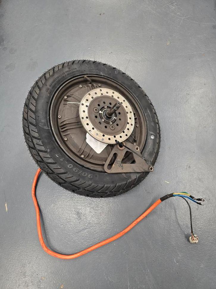 IVA E-GO S5 Achterwiel met Motor - Gereviseerd & Nieuwe Band, Fietsen en Brommers, Brommeronderdelen | Scooters, Gebruikt, Ophalen