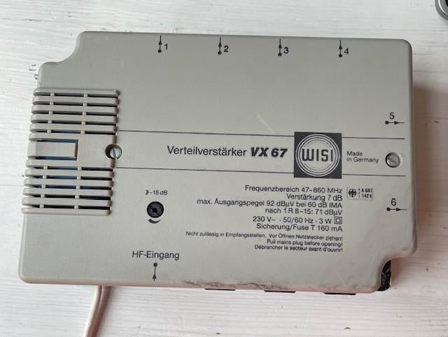 Te Koop WISI VERSTERKER VX67B met 6 uitgangen, Ophalen of Verzenden, Gebruikt, Minder dan 2 meter, Overige kabels