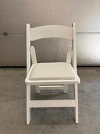 44 witte houten klapstoelen / weddingchairs, Huis en Inrichting, Stoelen, Ophalen, Zo goed als nieuw, Wit, Vijf, Zes of meer stoelen