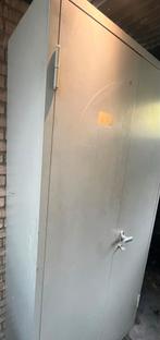 Vakken kast, Metalen archiefkast met slot en sleutel antiek., Ophalen of Verzenden
