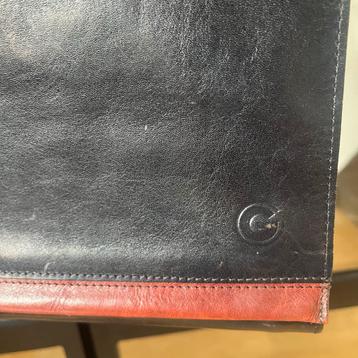 Creation gabrielle Zwarte Schoudertas met Rode Accenten beschikbaar voor biedingen