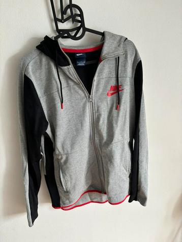 Nike tech vest beschikbaar voor biedingen