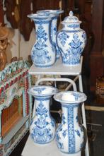 Kast stel van 5 vazen puntgaaf en mooi, Antiek en Kunst, Antiek | Keramiek en Aardewerk, Ophalen of Verzenden