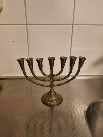 Verschillende 7-armige kandelaars, menorah's beschikbaar voor biedingen