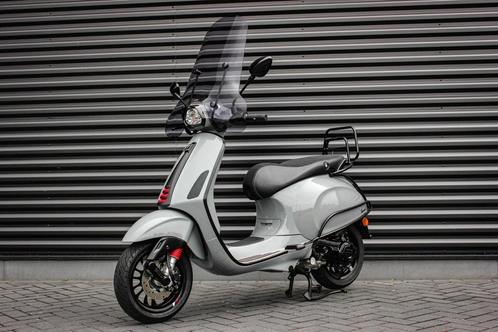 Vespa Bromscooter Sprint 4T Sport 45KHM ORG. ALARM / LED-VER, Fietsen en Brommers, Brommers | Vespa, Gebruikt, Overige modellen