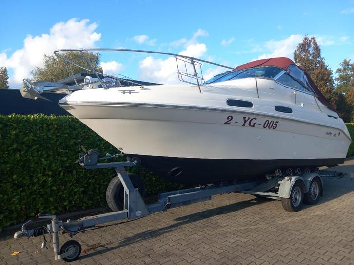 SEA RAY 230 INJECTIE V8 BOEGSCHROEF+GEK TRAILER INRUIL MOGE, Watersport en Boten, Motorboten en Motorjachten, Gebruikt, Polyester