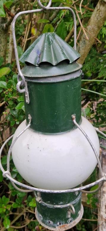 Originele scheepslamp zonder binnenwerk+wit glas (brocante) beschikbaar voor biedingen