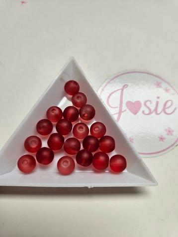 Rode glaskralen #33 beschikbaar voor biedingen