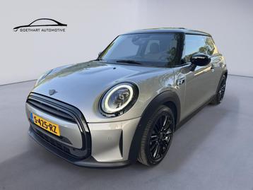 Mini Cooper 1.5 136PK AUT Camden Plus / Pano / H-K / Camera  beschikbaar voor biedingen