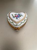 Limoges paint main vintage porselein valentijn pillendoosje, Antiek en Kunst, Antiek | Porselein, Verzenden