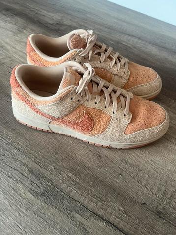 Nike Dunk Low "Burnt Sunrise" 44.5 beschikbaar voor biedingen