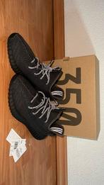 Yeezy 350 v2  triple black, Kleding | Heren, Schoenen, Zo goed als nieuw, Sneakers of Gympen, Zwart, Ophalen