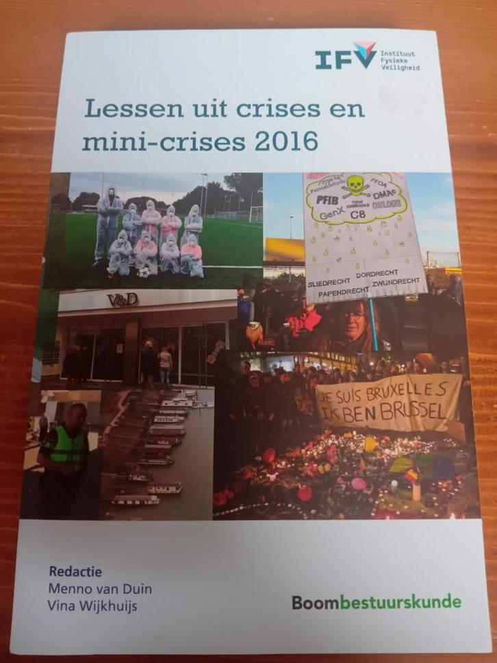 Lessen uit Crises en Mini-Crises 2016, Boeken, Politiek en Maatschappij, Ophalen of Verzenden