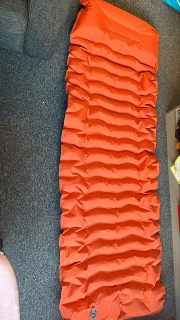 Orange and Black Inflatable Sleeping Pad with Pillow beschikbaar voor biedingen