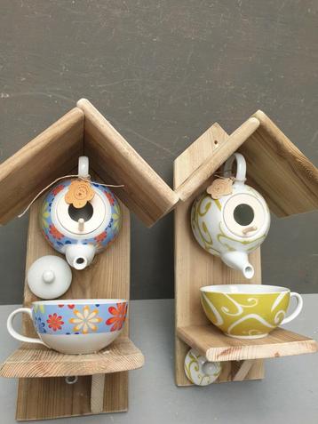 Vogel voederhuisjes   vogelhuisje  vogelbadje beschikbaar voor biedingen