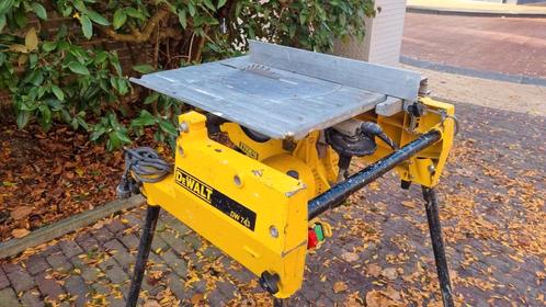 Dewalt kantelbare zaagtafel/afkortzaag  DW743, Doe-het-zelf en Verbouw, Gereedschap | Zaagmachines, Gebruikt, Overige typen, 1200 watt of meer