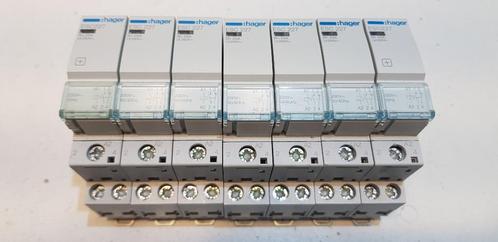Hager Groepenkast Relais ESC227 Ith 25A 250V (7x), Hobby en Vrije tijd, Elektronica-componenten, Gebruikt, Ophalen of Verzenden