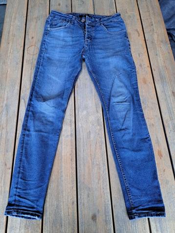 Zestal heren spijkerbroeken blauw en zwart, maat 31 t/m 33  beschikbaar voor biedingen