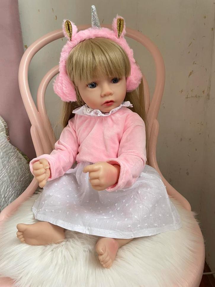 Lieve meisjes pop, Verzamelen, Poppen, Zo goed als nieuw, Pop, Ophalen of Verzenden