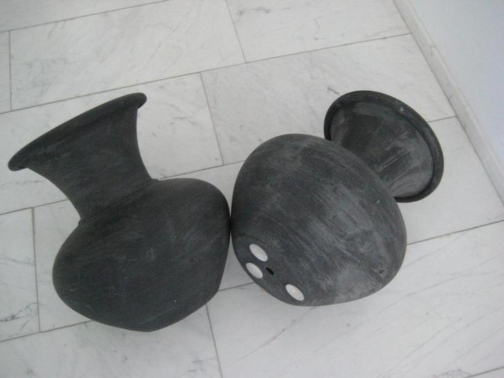 Grijze grote potten/vazen, Huis en Inrichting, Woonaccessoires | Vazen, Zo goed als nieuw, Overige kleuren, Minder dan 50 cm, Steen