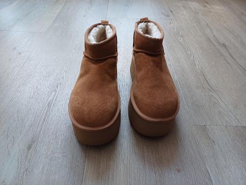Uggs maat 41 (halve dag gedragen), Kleding | Dames, Schoenen, Zo goed als nieuw, Lage of Enkellaarzen, Ophalen of Verzenden