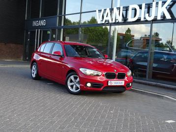 BMW 1-serie 120i Sport-Line Sportstoelen ECC Airco Navigatie beschikbaar voor biedingen