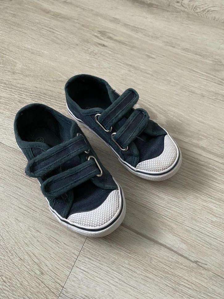 Gymschoenen / sportschoenen - maat 25, Kinderen en Baby's, Kinderkleding | Schoenen en Sokken, Gebruikt, Sportschoenen, Jongen of Meisje