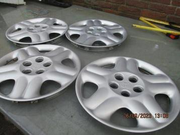 4 stuks wieldop Toyota Avensis T 22 beschikbaar voor biedingen