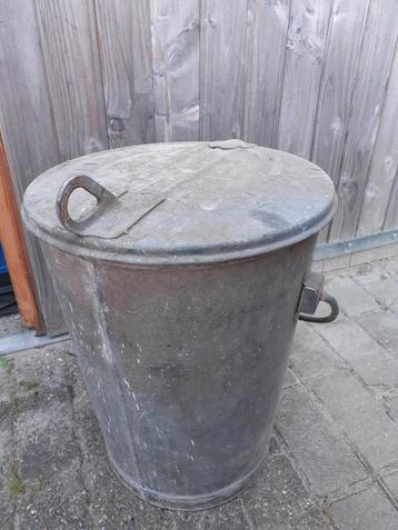 Te koop verzinkte vuilnisbak (emmer)in prijs verlaagd ! beschikbaar voor biedingen