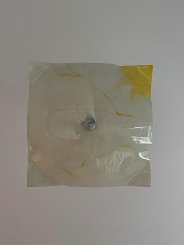 Design plafondlamp, organische vorm en geel marmerpatroon beschikbaar voor biedingen