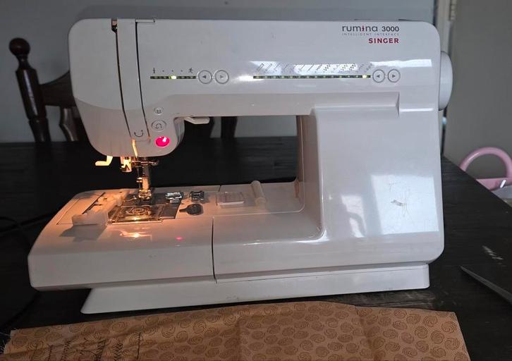 Singer Rumina 3000 Naaimachine, Hobby en Vrije tijd, Naaimachines en Toebehoren, Naaimachine, Singer, Ophalen