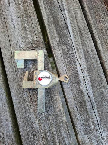 Doublelock disselslot beschikbaar voor biedingen
