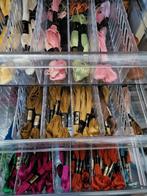 DMC Borduurgaren - 863 strengen, 199 kleuren, Hobby en Vrije tijd, Naaien en Fournituren, Ophalen of Verzenden, Zo goed als nieuw