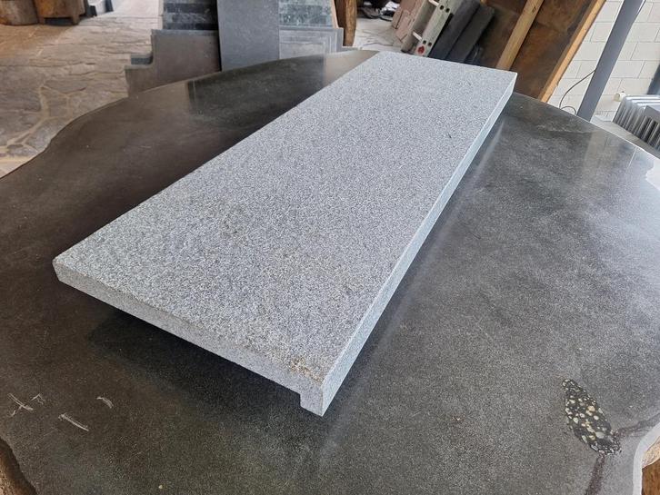 traptrede G654 Graniet 80x40x3/5 cm gezoete haakse neus, Tuin en Terras, Grind, Keien en Split, Nieuw, Overige typen, Graniet