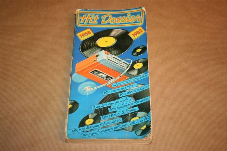 Hit dossier 1958 - 1982, Boeken, Muziek, Gelezen, Algemeen, Ophalen of Verzenden
