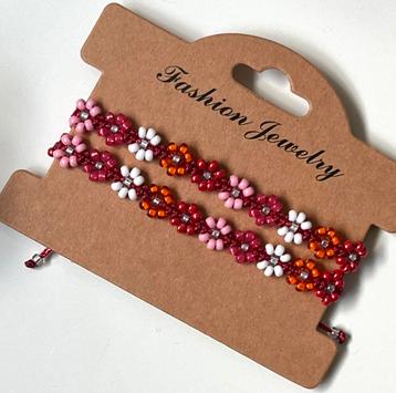 Bloemen armbanden beschikbaar voor biedingen