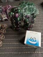 Glazen kerstballen en veel kerstversiering in opbergmand, Ophalen of Verzenden, Zo goed als nieuw