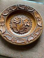 Houten decoratieve schaal met bloemmotief, Ophalen