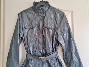 Leuke grijze regenjas meisjesjas regenjas met riem maat 170 beschikbaar voor biedingen